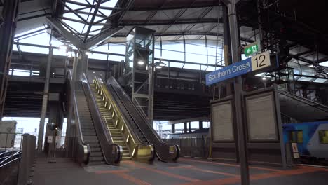 Melbourne's-popular-train-stations-are-empty-during-the-coronavirus-COVID-19-lockdown---Victoria,-Australia