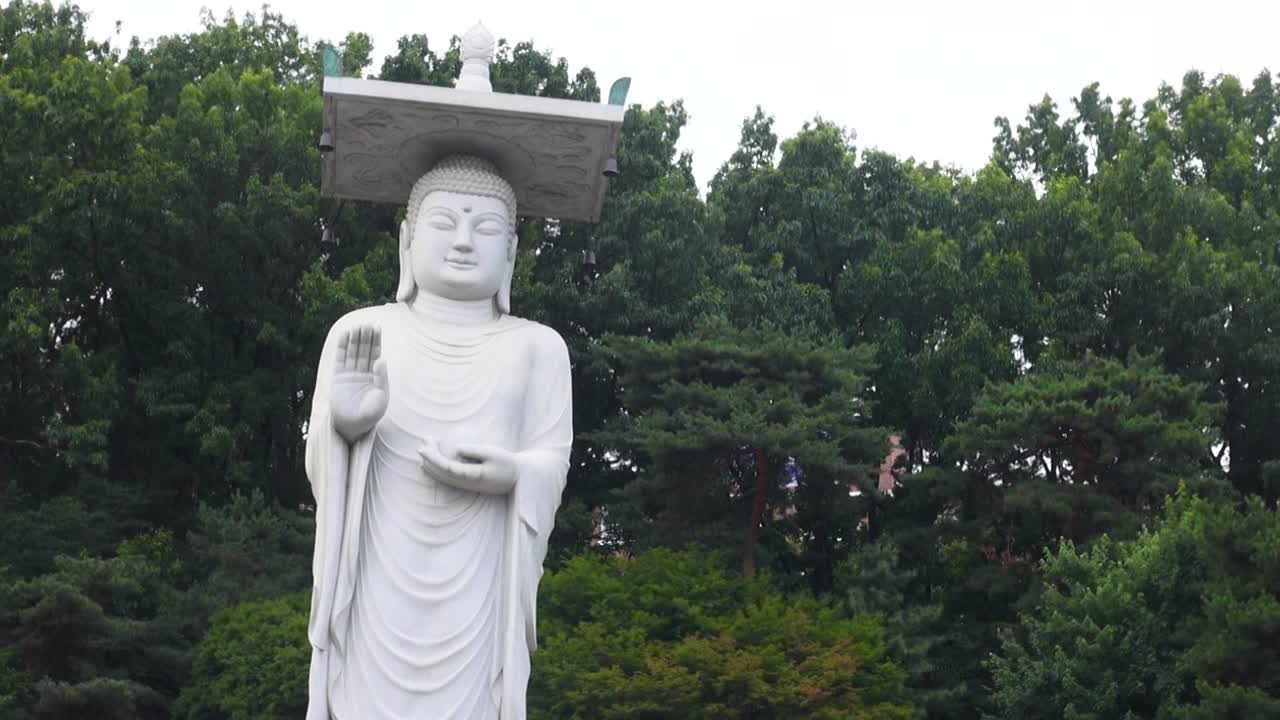Huge statue of Buddha in a Buddhist temple in Seoul, South Korea