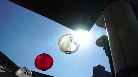 Japanese-lamps-on-a-sunny-day