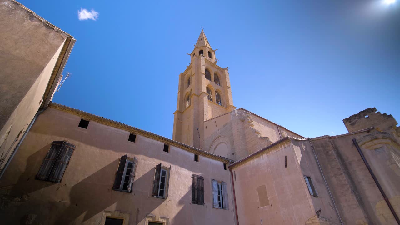 la iglesia de san andrés en montnac se alza, testamento de siglos de historia, significado espiritual