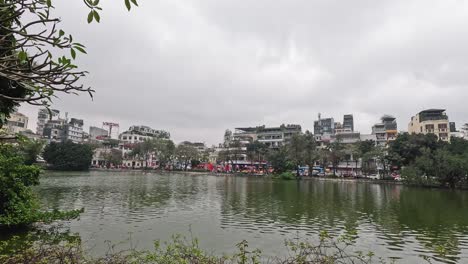 vista panorámica del lago hoan kiem y sus alrededores