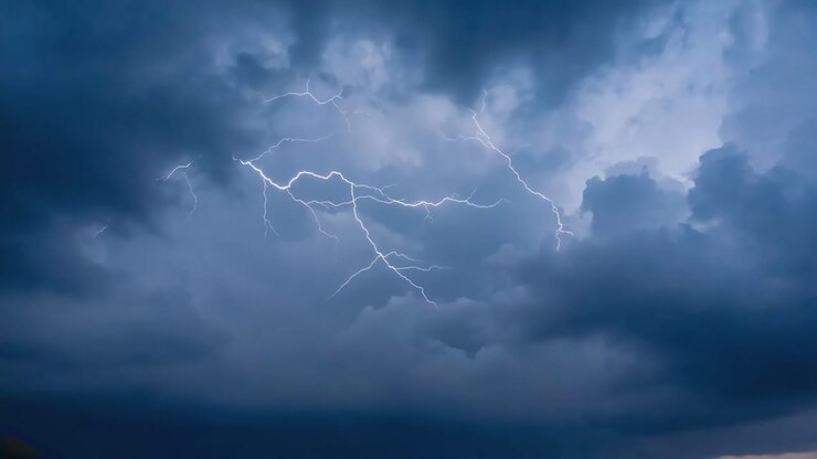 Nuvole di tempesta drammatiche