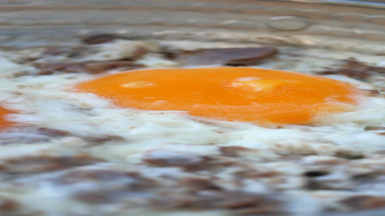 고기 튀긴 계란