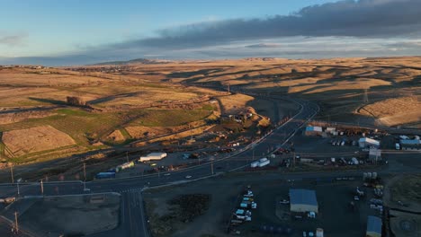 Drone-shot-of-Eastern-Washington's-roaming-rural-hills-in-Kennewick