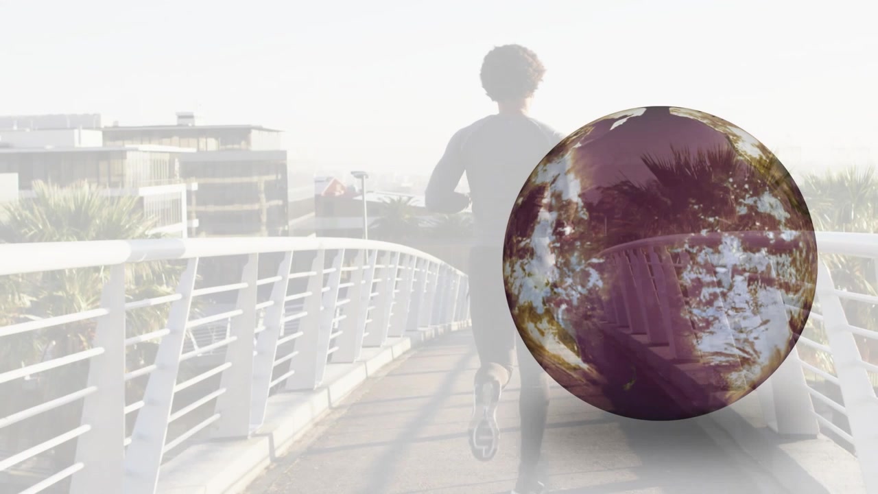 Uomo che corre al centro di un ponte, con un globo che appare vicino al corridore, ruota, si frantuma e mostra il rischio climatico