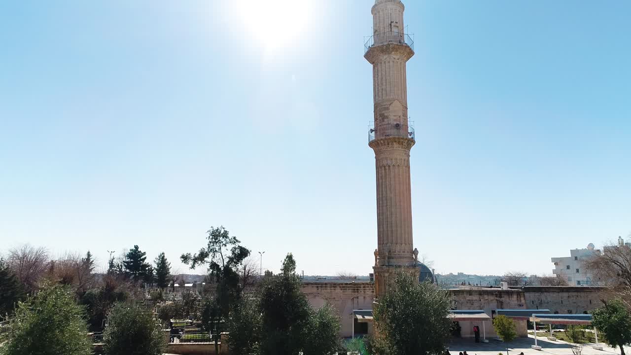 vista aérea de la mezquita de nusaybin zeynel abidin en mardin. imágenes de 4k en turquía