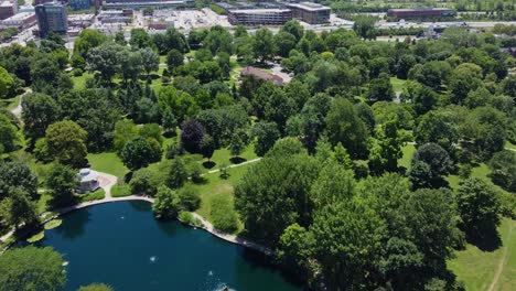 Goodale-Park-Es-Un-Parque-Público-En-El-área-Del-Pueblo-Victoriano-De-Columbus,-Ohio