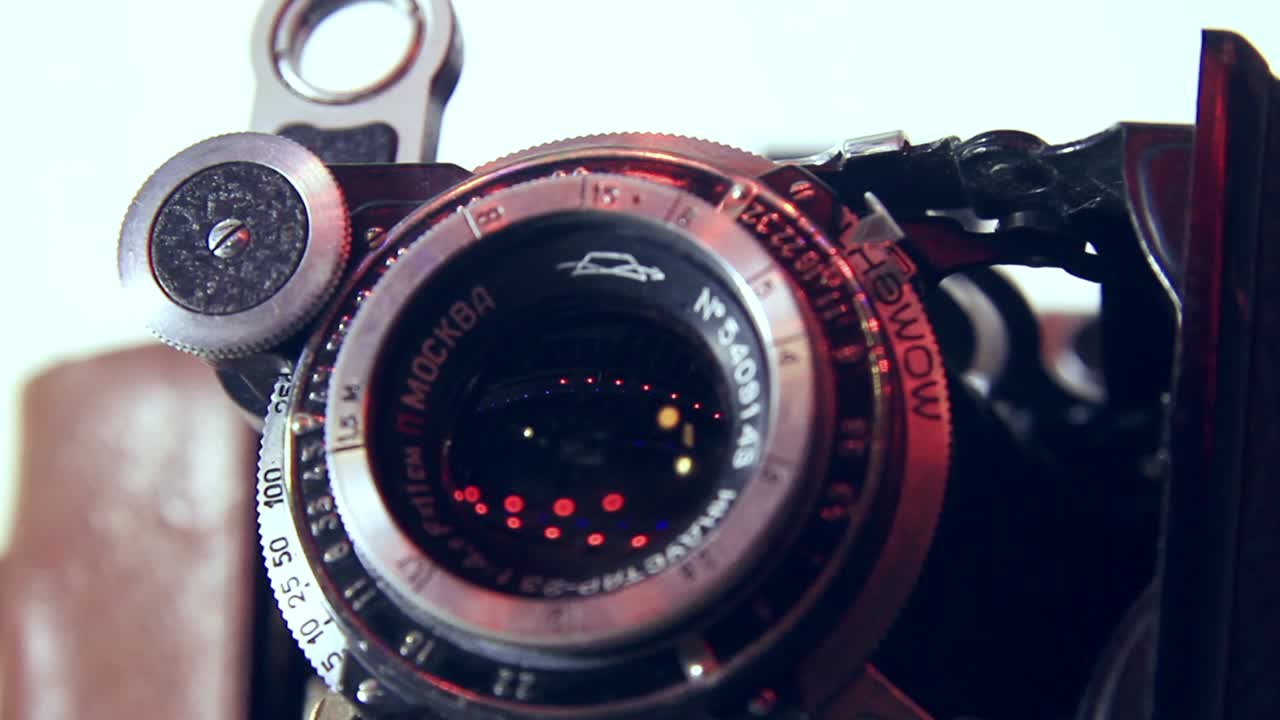 접는 빈티지 소련 사진 필름 카메라 모스크바의 클로즈업