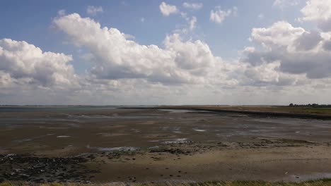 vista desde el dique en westerschelde, 's-gravenpolder, zelanda, países bajos en full hd