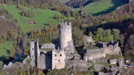 Ruina-Del-Castillo-Neu-falkenstein-Cerca-De-Balsthal-Suiza-Vista-Aérea