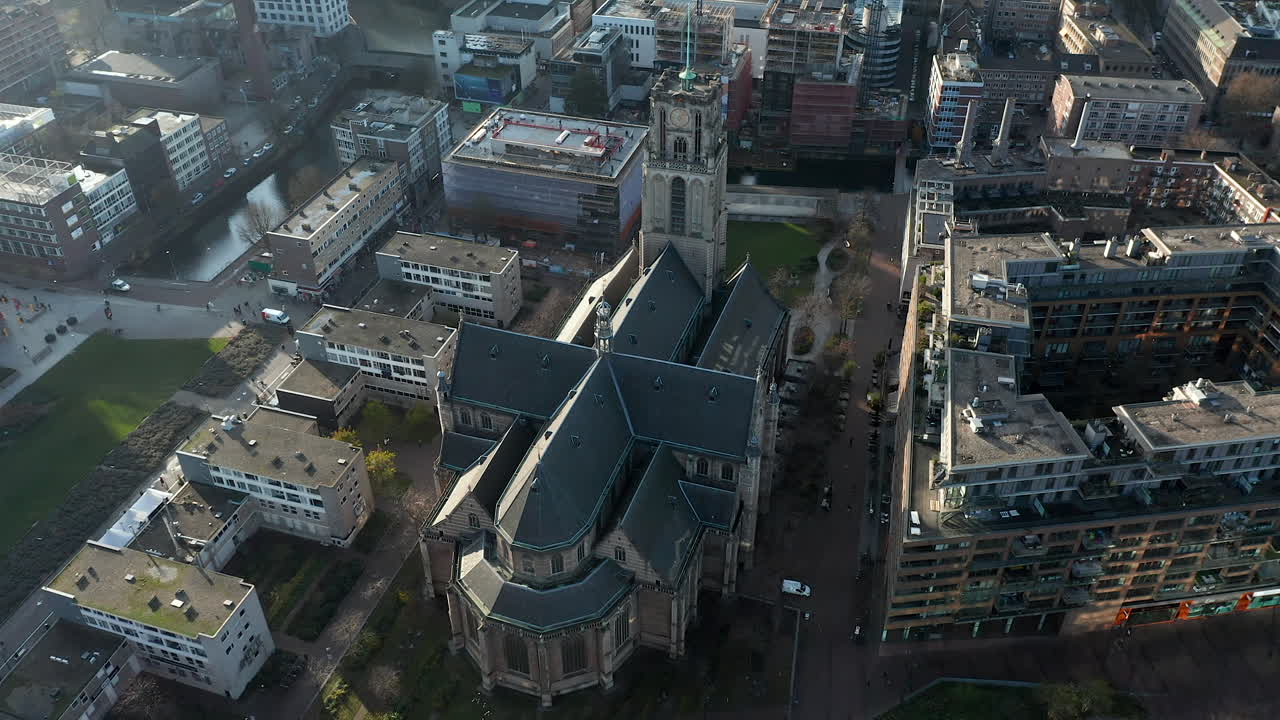 네덜란드의 sint-laurenskerk 그로테의 상위 뷰 - 공중 드론 샷