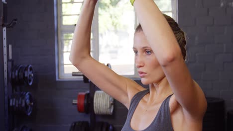 mujeres haciendo ejercicio con la pelota