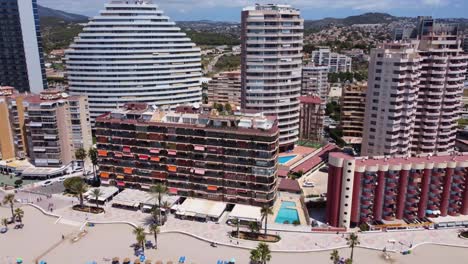 Wolkenkratzer-apartmentgebäude-Und-Ferienorte-Am-Strand-Von-Calpe