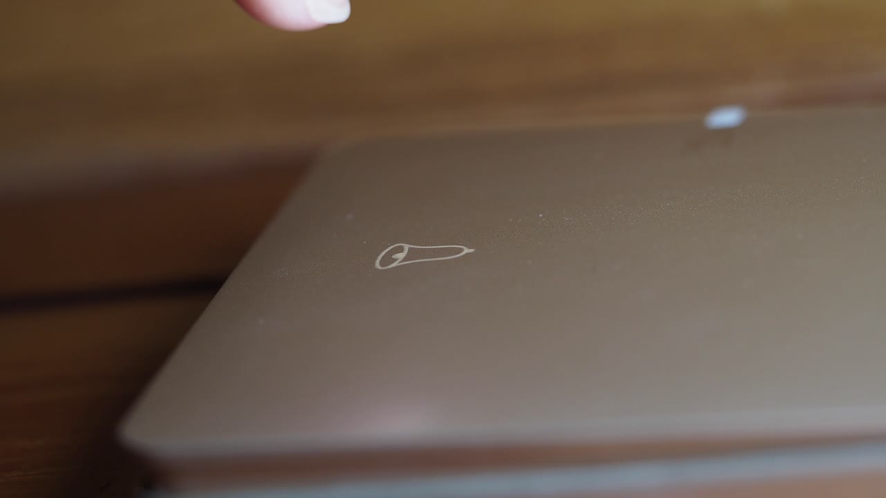 Turning off the sound on a laptop