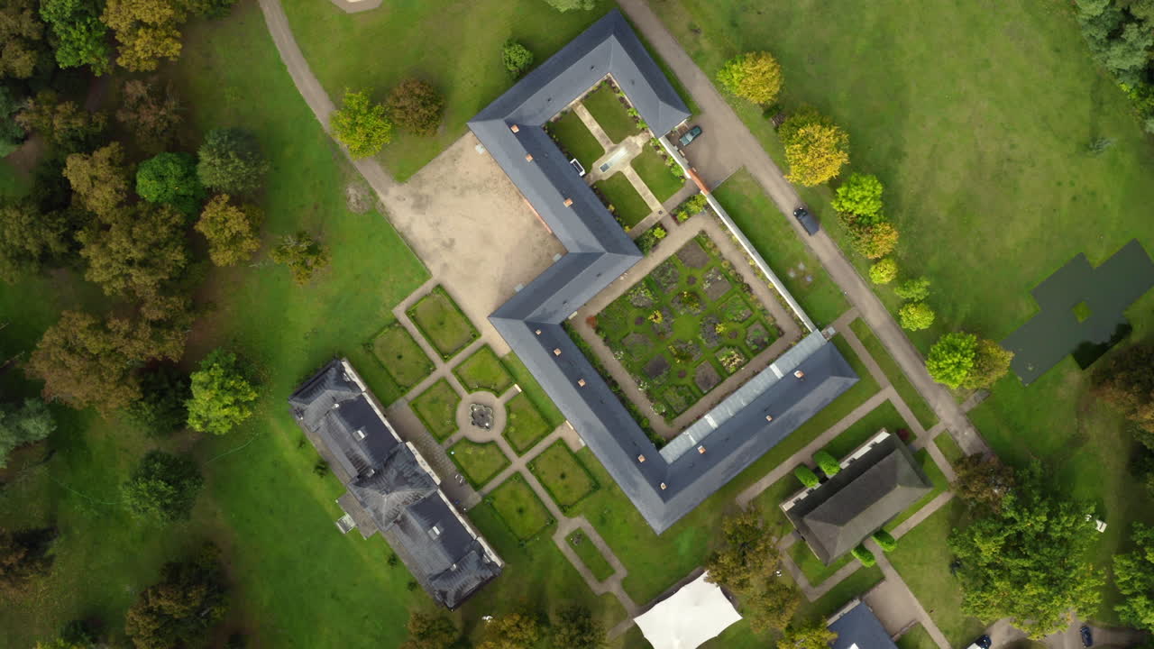 아름답고 마법 같은 결혼식 장소, 샤또 봉 레포, 탑 다운, 스핀 에어리얼