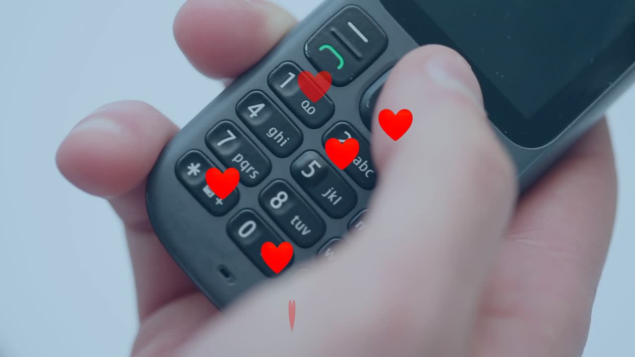 Animazione di una donna che usa lo smartphone su uno skyline.