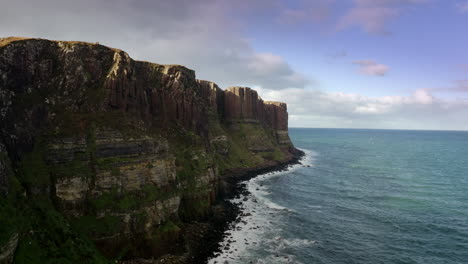 Isle-of-Skye-Coastline,-Scotland-UK