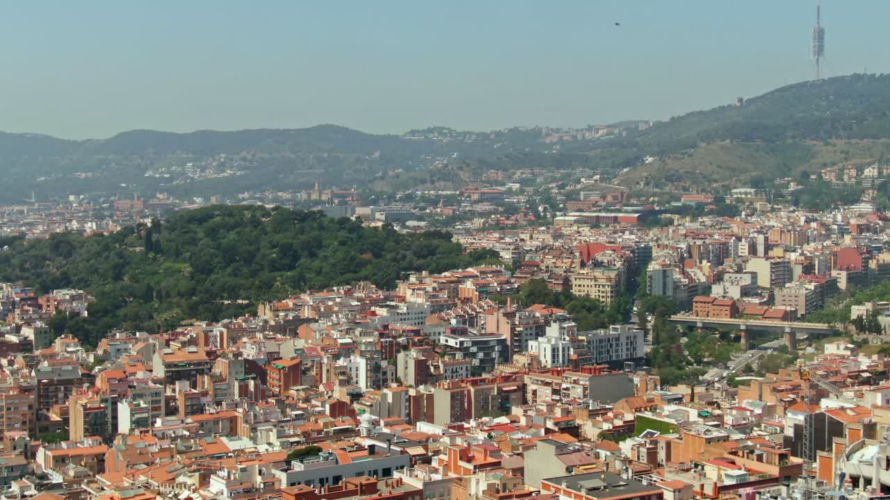 바르셀로나의 아름다운 도시 스카이라인, 공중 드론 전망