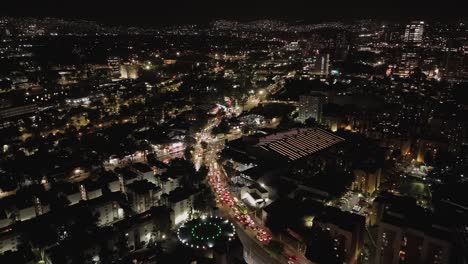 Drohnenaufnahmen-Der-Beleuchteten-Skyline-Der-Stadt.-Cdmx