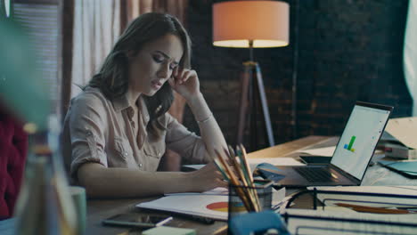 Thoughtful-business-woman-working-on-laptop.-Business-process-work