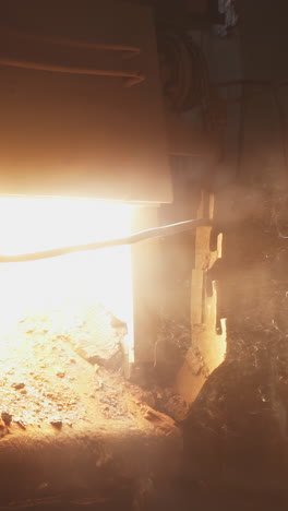proceso de fabricación de acero en un horno