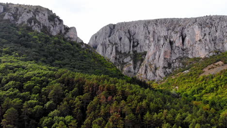 Vista-De-Pájaro-Del-Desfiladero-De-Turda