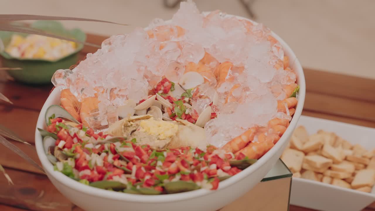 Fresh seafood platter with shrimp and crab served on ice