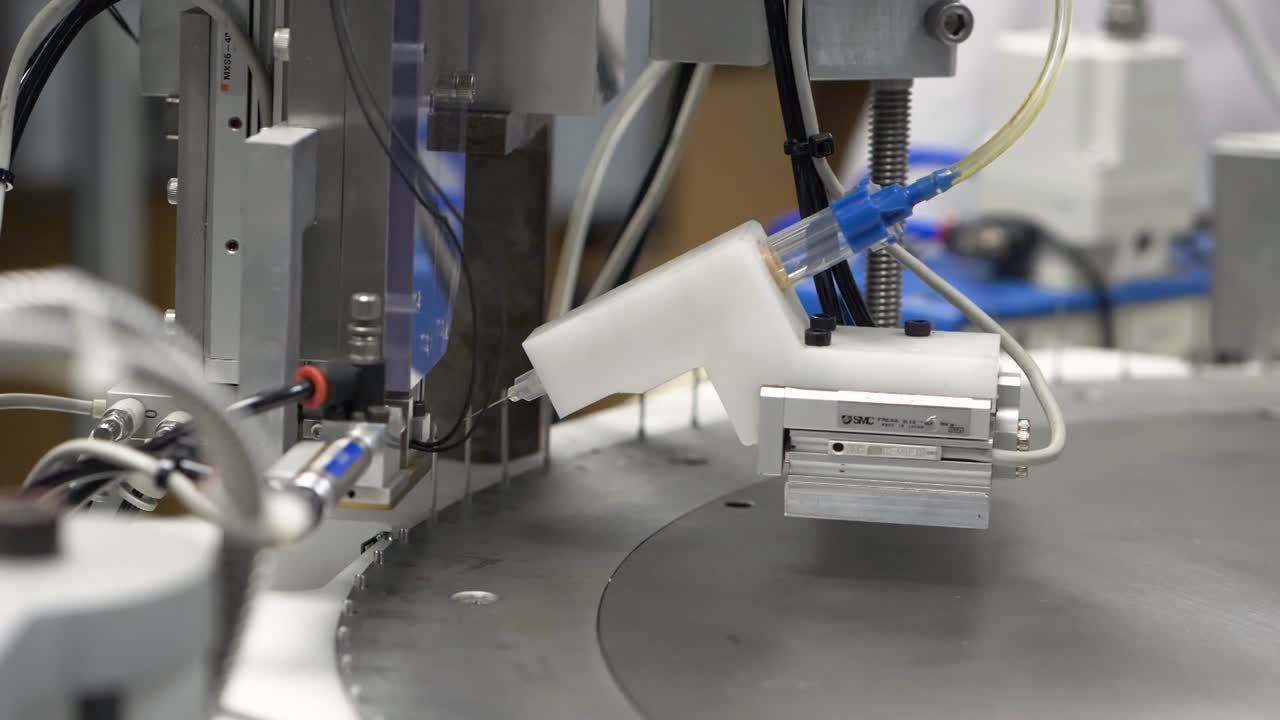 máquina de agujas de laboratorio