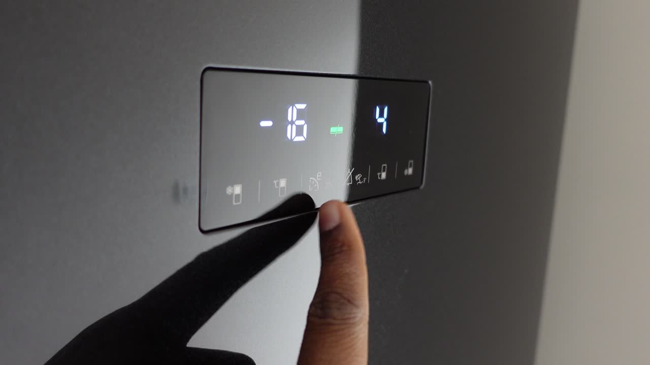 ajuste de la temperatura en un refrigerador