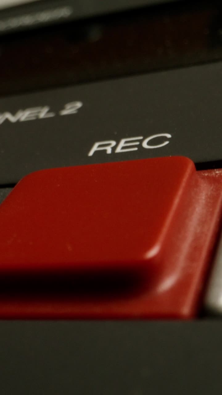 Primo piano di un pulsante di registrazione vintage