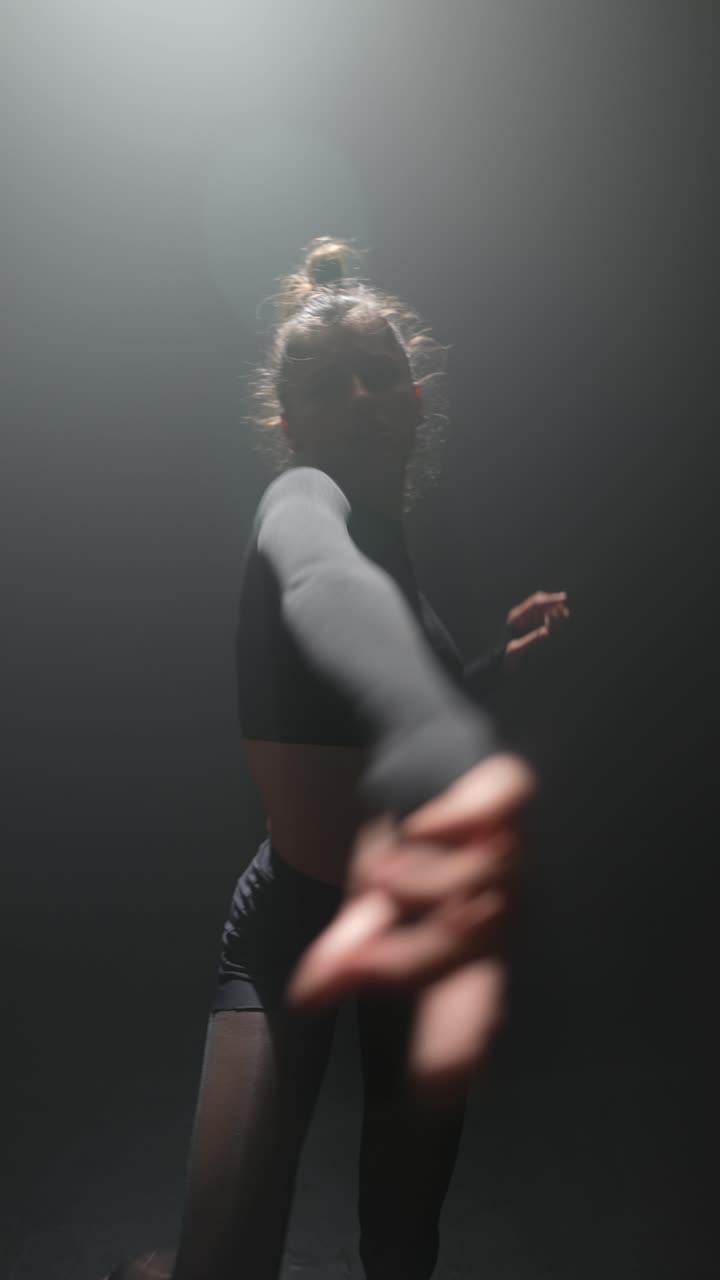 Contemporary Dance Performance in the Dark