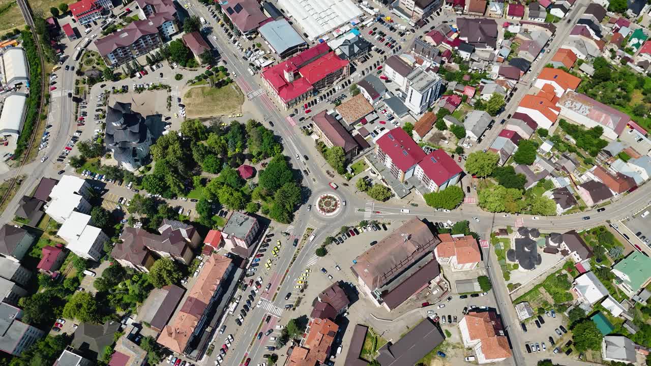 Video of the Gura Humorului roundabout, with the cathedral and Best Western hotel in the urban background