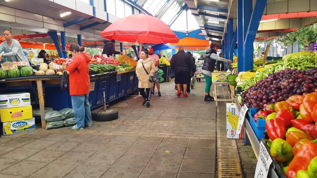 Busy Day at the Farmers Market