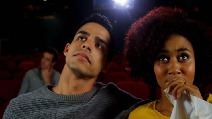 Coppia che guarda un film al cinema 4k