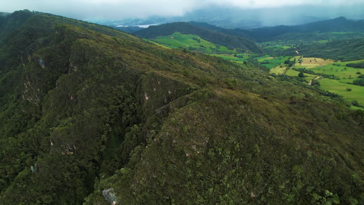 vista aérea del campo en cundinamarca, colombia