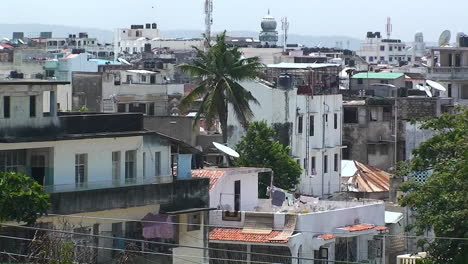 Una-Calle-Con-Casitas-En-Los-Suburbios