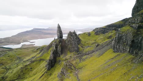 Amazing-Aerial-Shot-Above-Old-Man-of-Storr---Rocky-Hill-on-Trotternish-Peninsula,-Isle-of-Skye,-Scotland