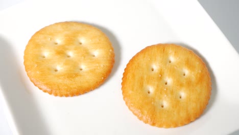 round cracker