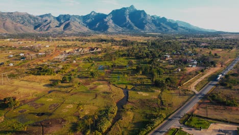 vista aérea de la ciudad de morogoro en tanzania