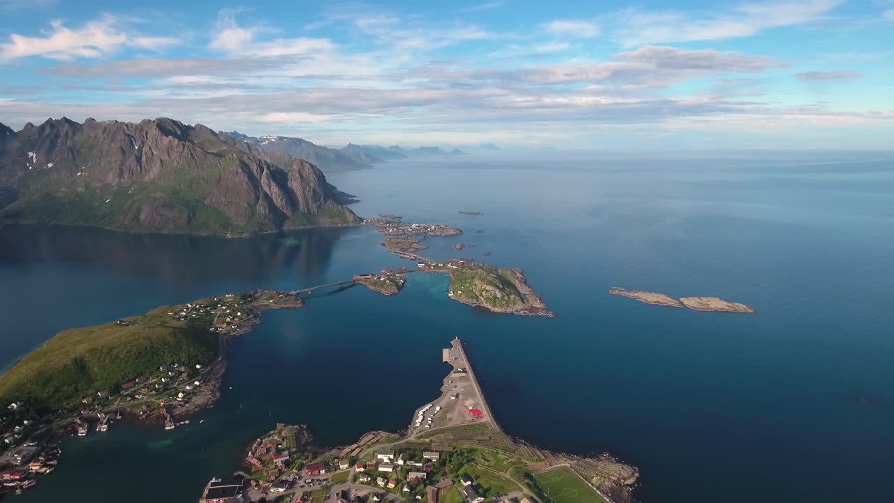 로포텐 군도 섬의 항공 영상