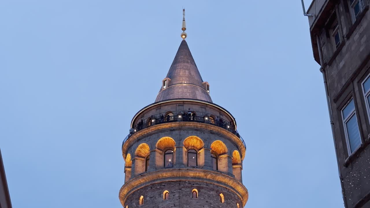 A view of the Galata Bridge in Istanbul in the evening