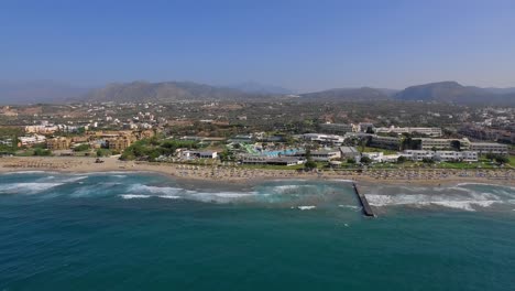 La-Ciudad-Turística-Hersonissos-En-Creta.-Toma-Aerea