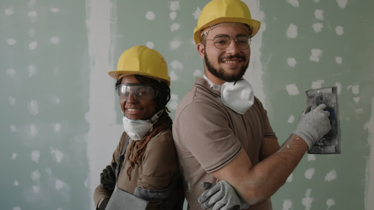 trabajadores de la construcción en el sitio