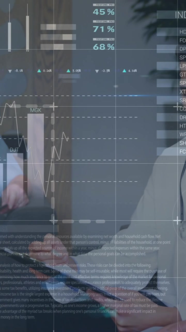 Animation af finansielle grafer og data hen over kaukasisk mandlig læge med patienter