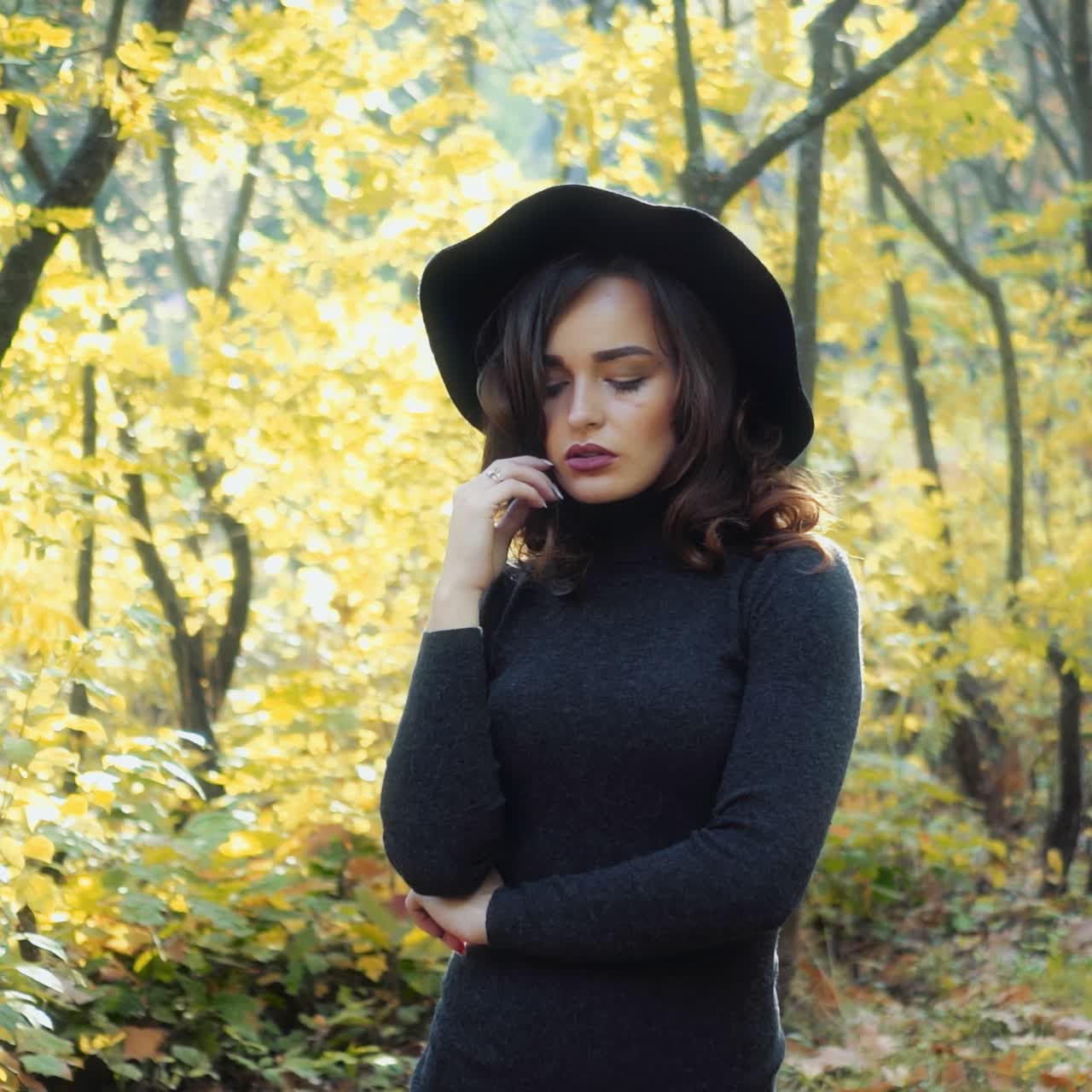 un día soleado de otoño en el parque