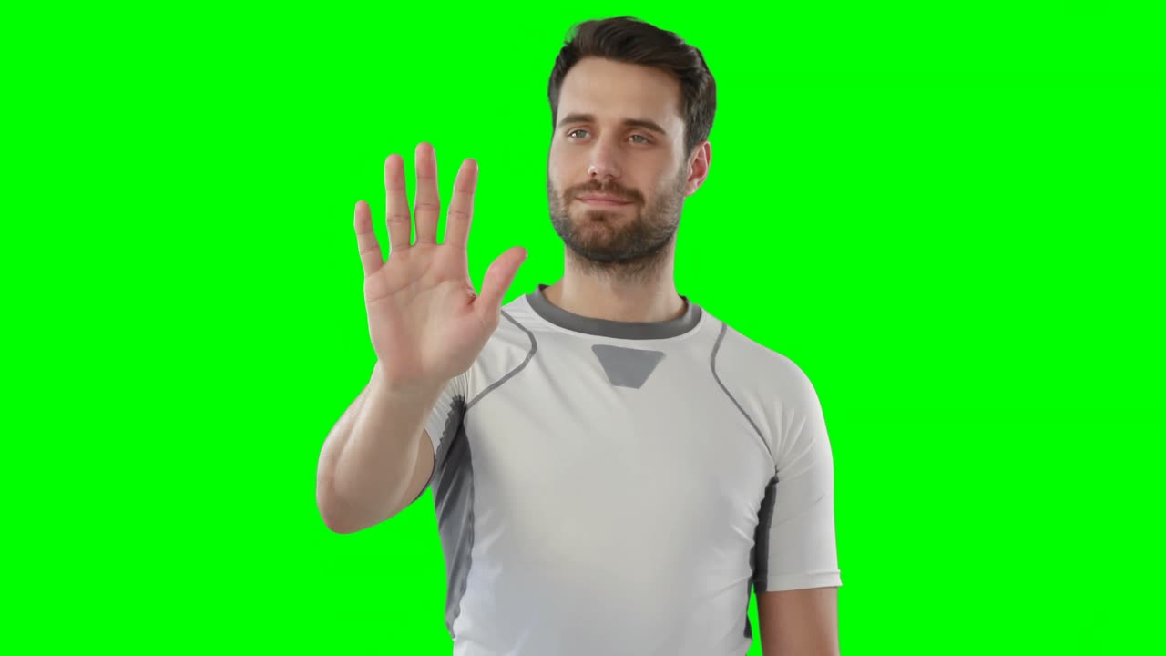 hombre tocando la pantalla digital