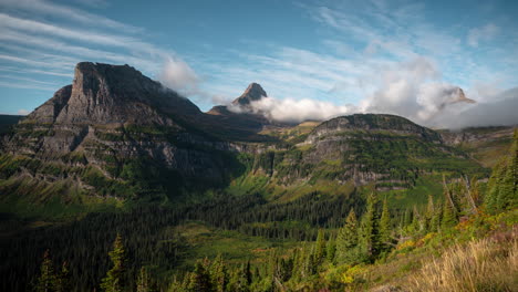 Timelapse,-Idyllic-Mountain-Landscape-at-Summer,-Peaks,-Hills-and-Green-Valley