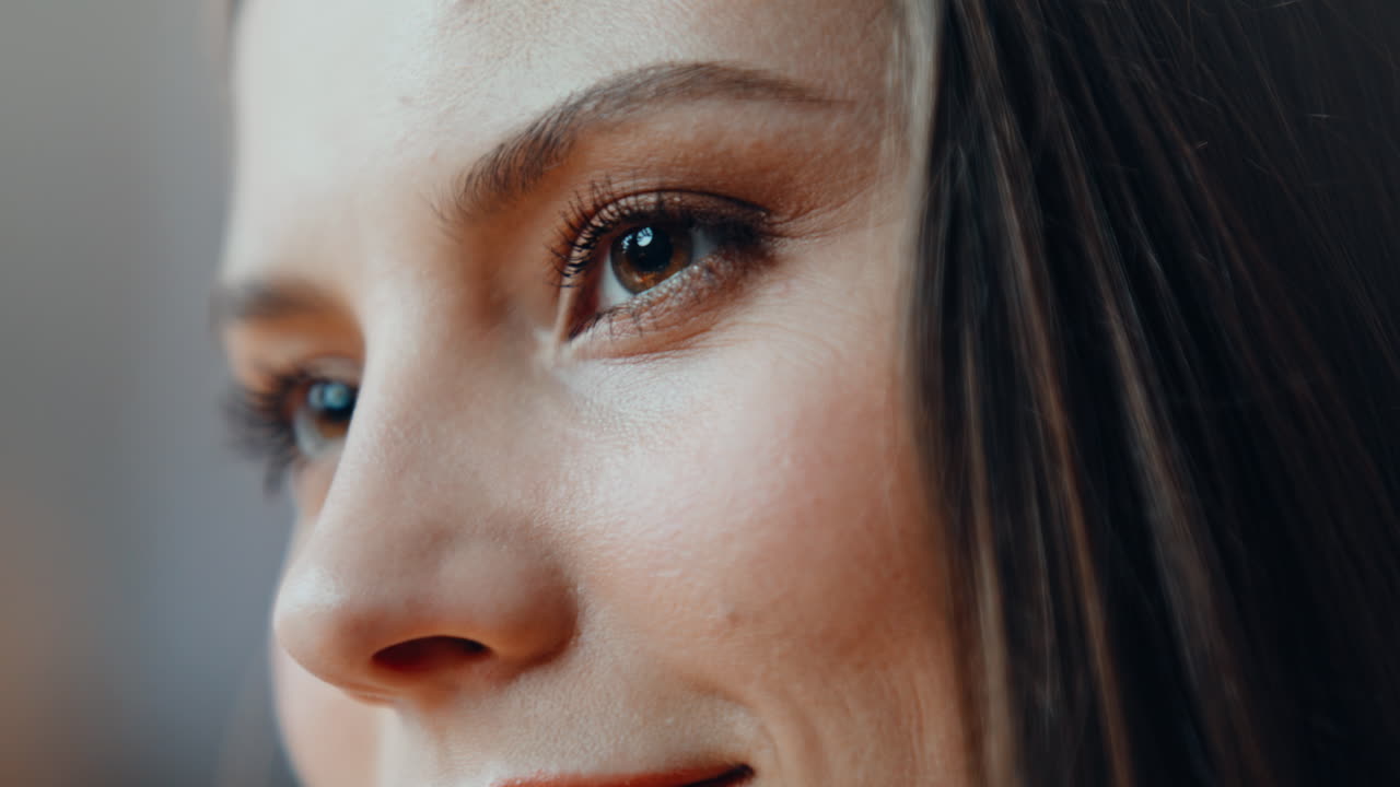 Portrait luxurious lady looking ahead with cheerful smile. Closeup happy woman