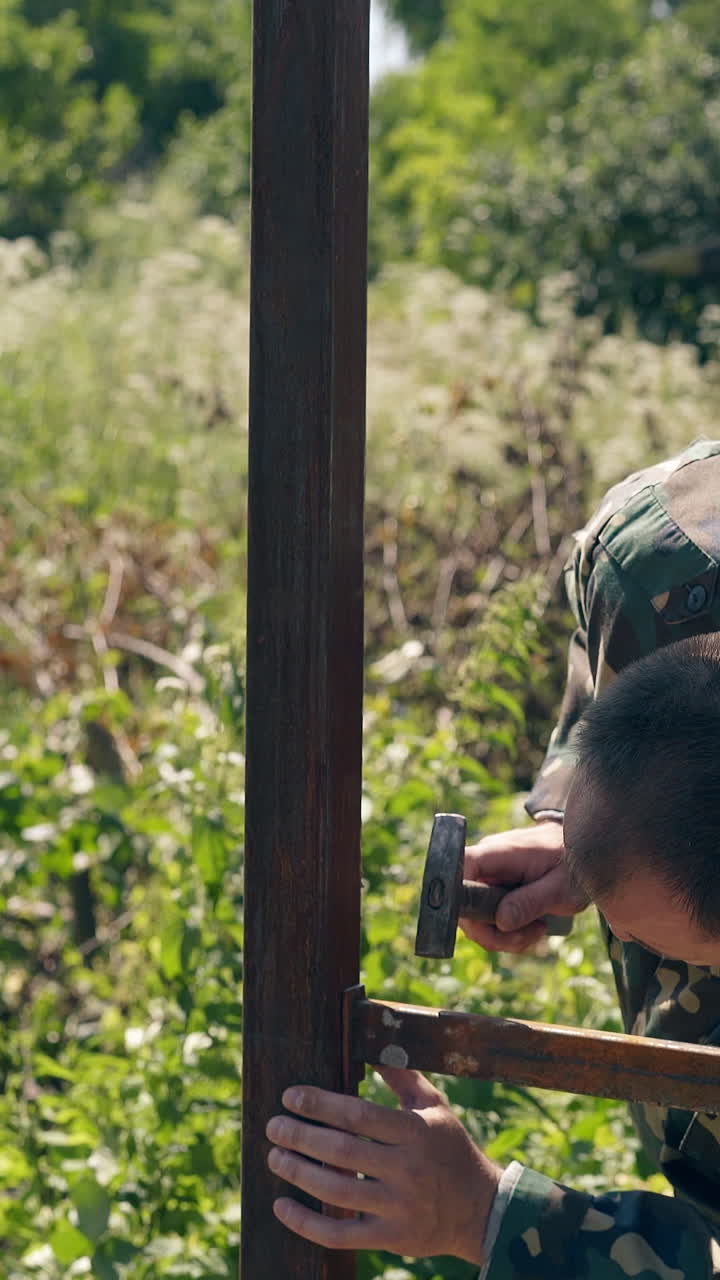 Metal Fence Construction