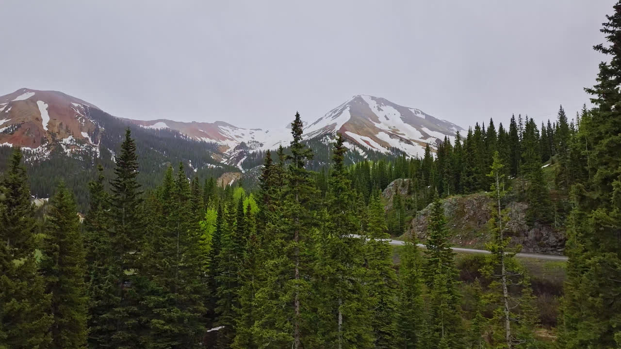 revelación fresca de los picos de la cumbre en ironton, colorado